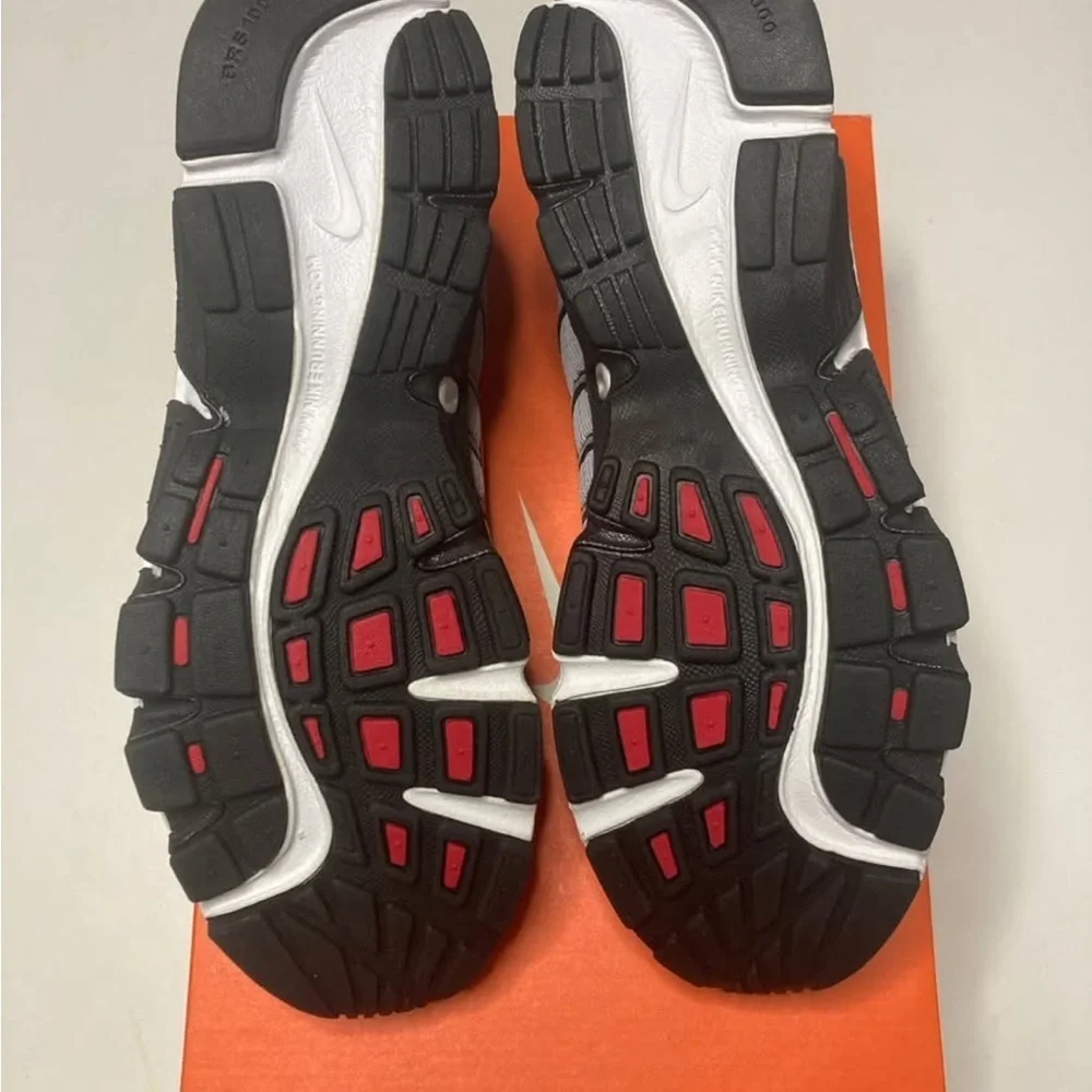 Nike Air Tri-D Run Men’s shoes size 12 silver and red with box like new